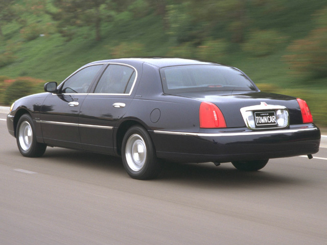 2000 Lincoln Town Car Specs Price MPG Reviews Cars