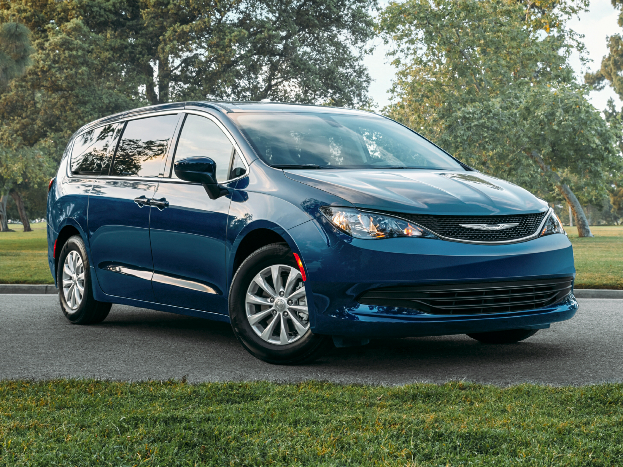 2020 Chrysler Voyager