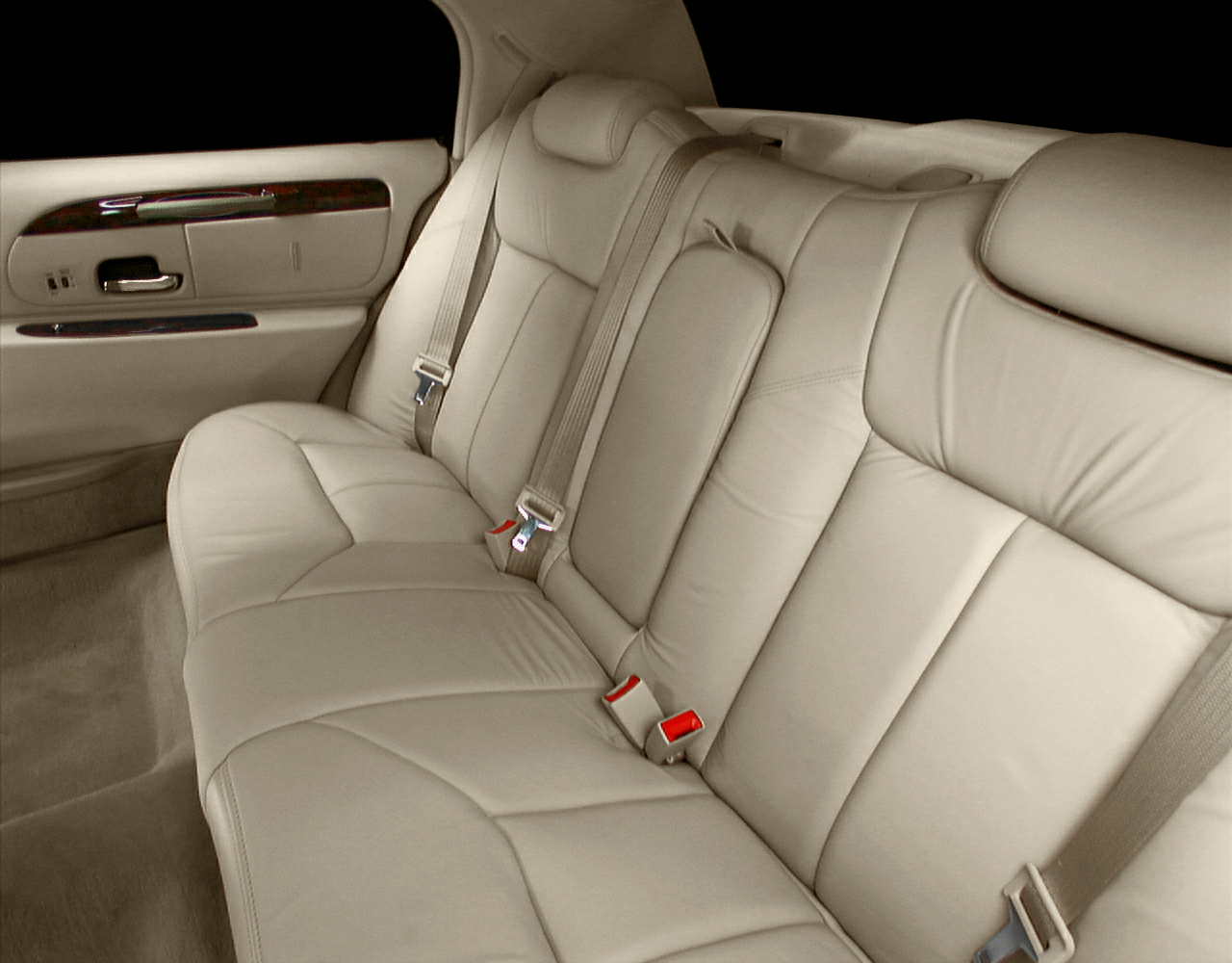2001 Lincoln Town Car