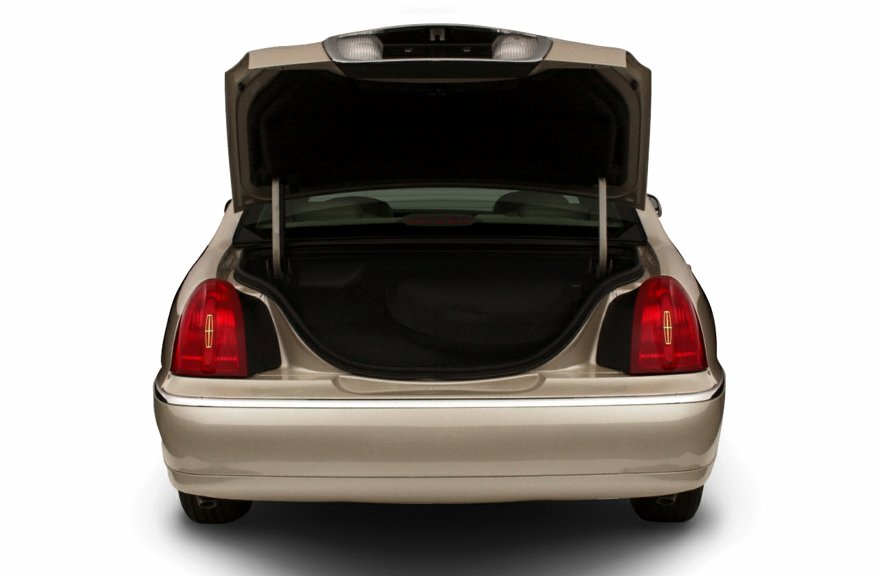 2001 Lincoln Town Car