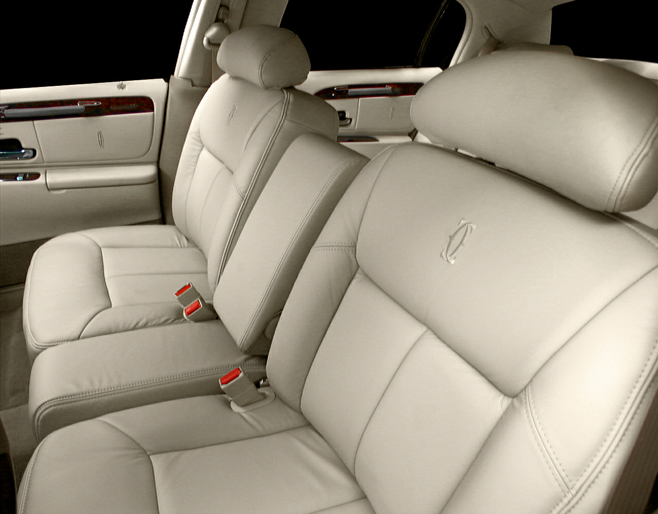 2001 Lincoln Town Car