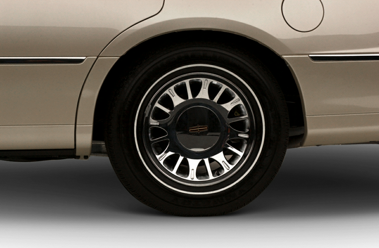 2001 Lincoln Town Car