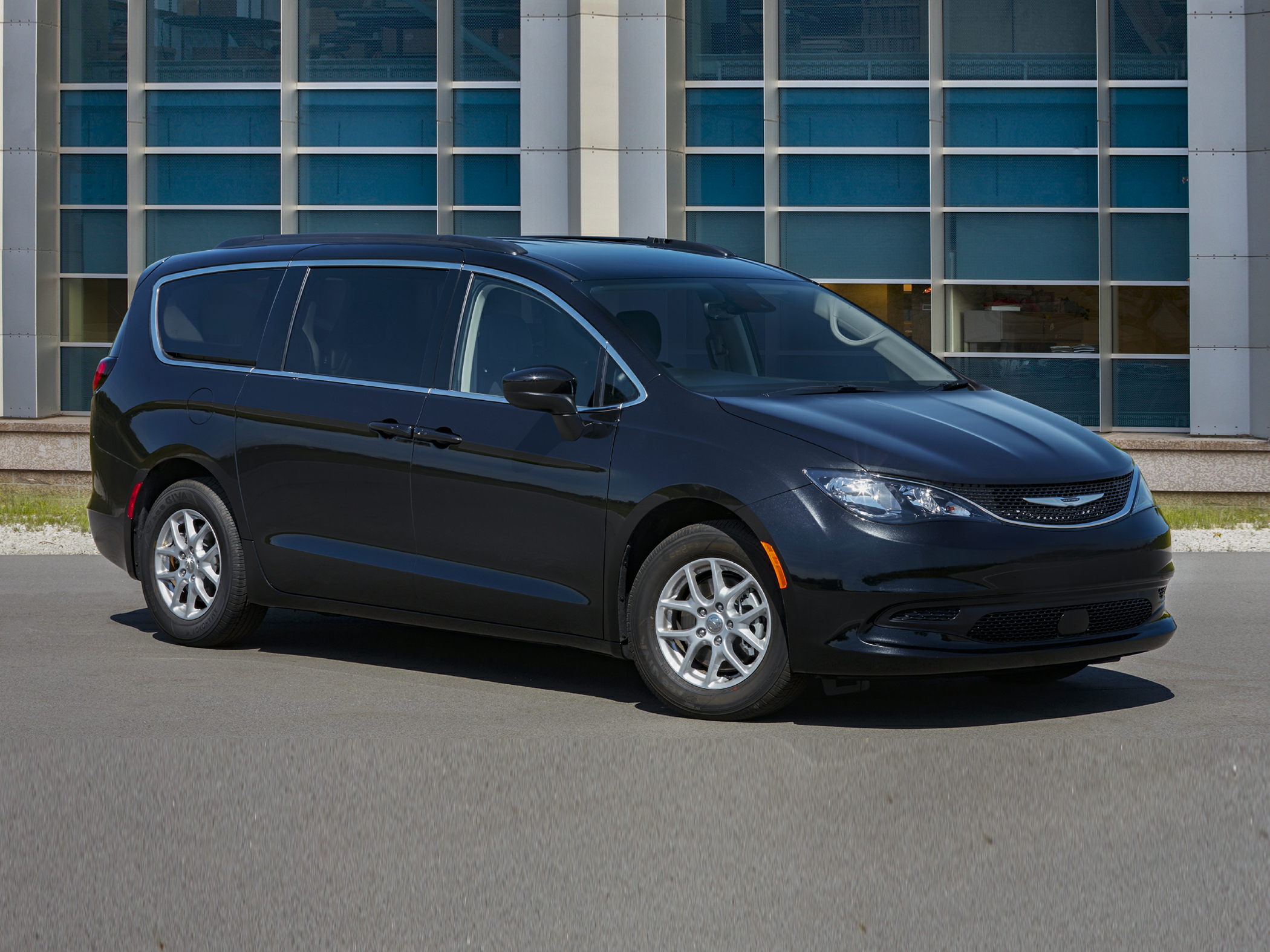 2021 Chrysler Voyager