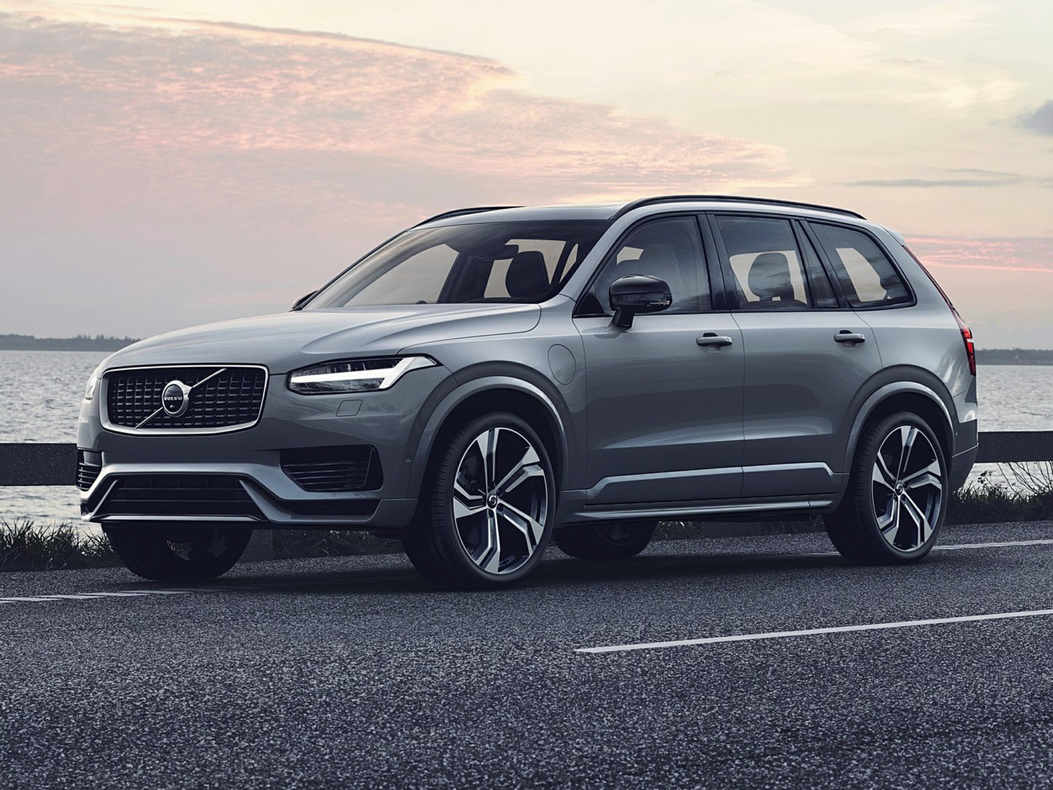 2022 Volvo XC90 Recharge Plug-In Hybrid