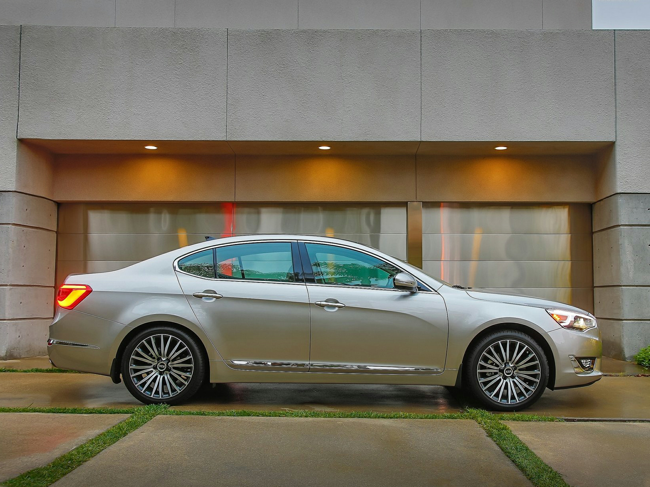 2016 Kia Cadenza