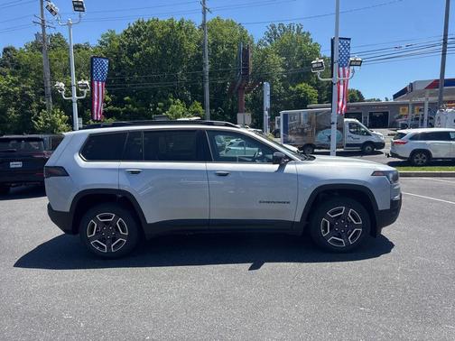 Silver Zynith Clearcoat 2026 Jeep Cherokee Limited