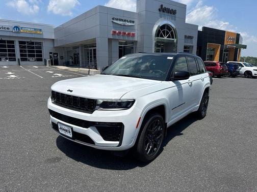 Bright White Clearcoat 2026 Jeep Grand Cherokee Summit