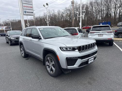 Silver Zynith 2026 Jeep Grand Cherokee Limited