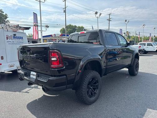 Diamond Black Crystal Pearlcoat 2026 RAM 1500 Big Horn/Lone Star