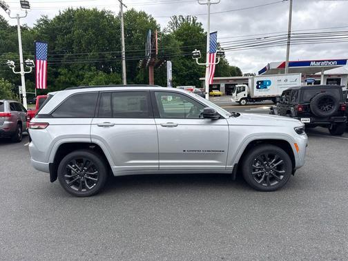 Silver Zynith 2026 Jeep Grand Cherokee Limited