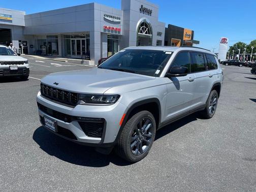 Silver Zynith 2026 Jeep Grand Cherokee Limited