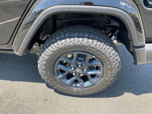 Black Clearcoat 2026 Jeep Wrangler Sport