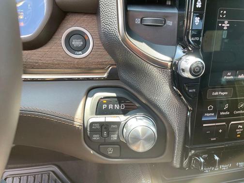 Ivory White Tri-Coat Pearlcoat 2026 RAM 1500 Longhorn