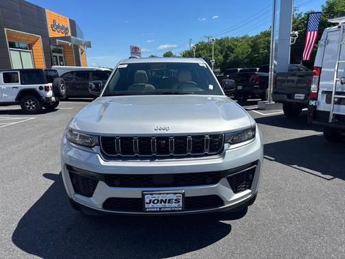 Silver Zynith 2026 Jeep Grand Cherokee L Limited