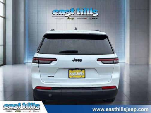 Bright White Clearcoat 2023 Jeep Grand Cherokee L Laredo