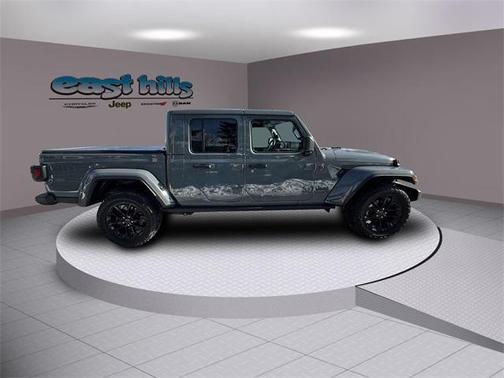 2024 Jeep Gladiator Nighthawk