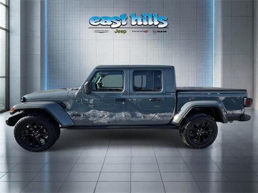 2024 Jeep Gladiator Nighthawk