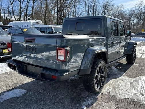 2024 Jeep Gladiator Nighthawk