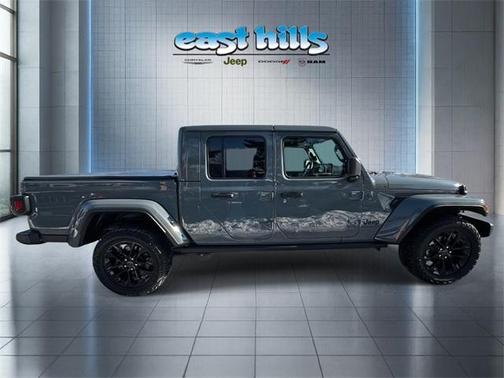 2024 Jeep Gladiator Nighthawk