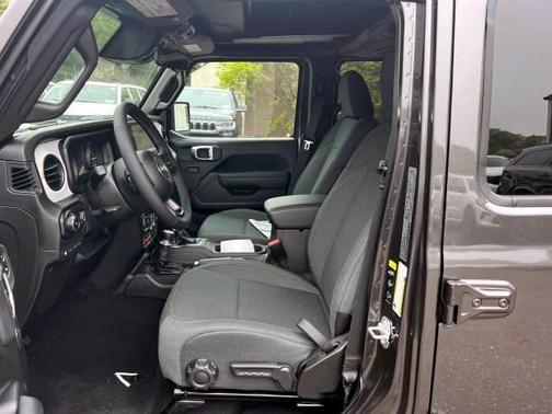 2025 Jeep Wrangler 4xe Sport