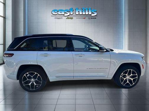 2023 Jeep Grand Cherokee Summit