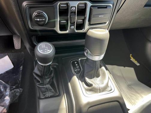Anvil 2026 Jeep Gladiator Sport