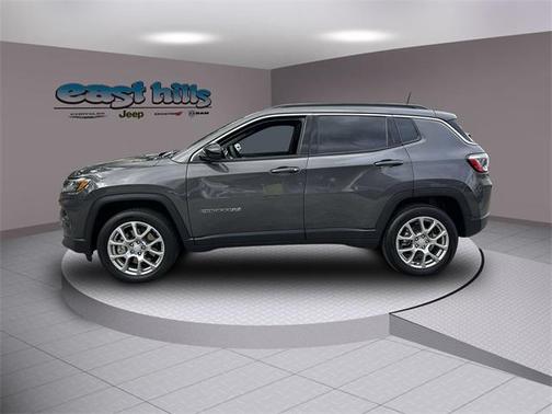 2024 Jeep Compass Latitude Lux