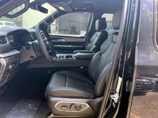 2025 Jeep Wagoneer Series II