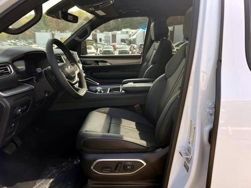 2025 Jeep Wagoneer L Series II