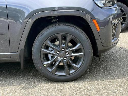 Baltic Gray 2026 Jeep Grand Cherokee Limited