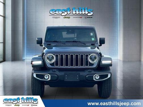 Granite Crystal Clearcoat Metallic 2025 Jeep Wrangler Sahara