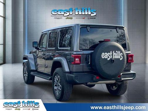 Granite Crystal Clearcoat Metallic 2025 Jeep Wrangler Sahara