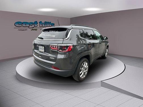 2024 Jeep Compass Latitude Lux