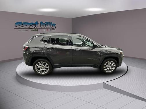 2024 Jeep Compass Latitude Lux
