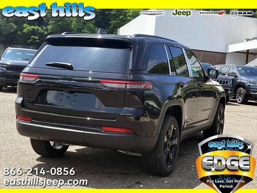 2025 Jeep Grand Cherokee Laredo