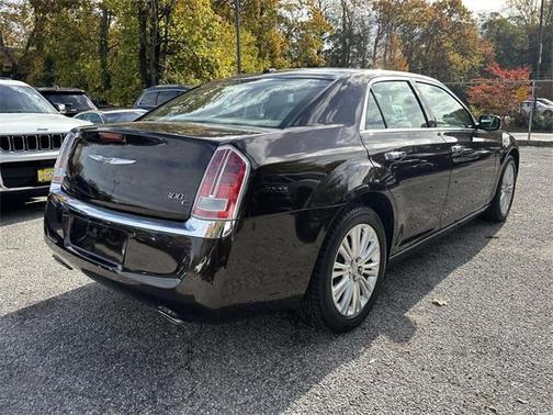 2013 Chrysler 300C Base
