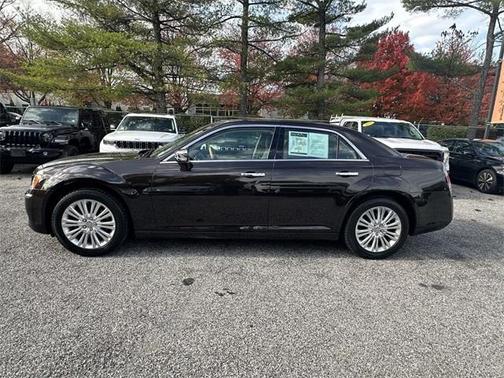 2013 Chrysler 300C Base