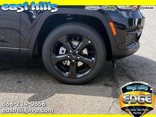 2025 Jeep Grand Cherokee Laredo