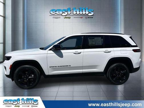 Bright White Clearcoat 2023 Jeep Grand Cherokee Limited