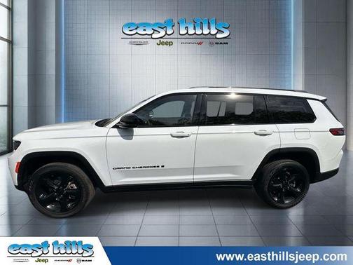 Bright White Clearcoat 2023 Jeep Grand Cherokee L Laredo