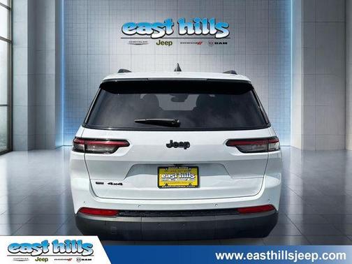 Bright White Clearcoat 2023 Jeep Grand Cherokee L Laredo