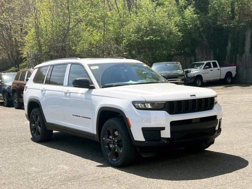 2025 Jeep Grand Cherokee L Laredo
