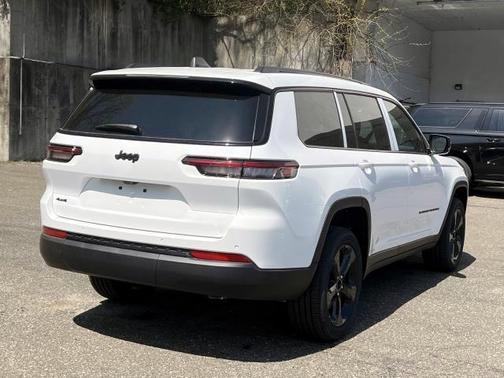 2025 Jeep Grand Cherokee L Laredo