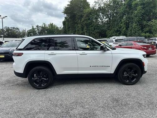 2022 Jeep Grand Cherokee Altitude