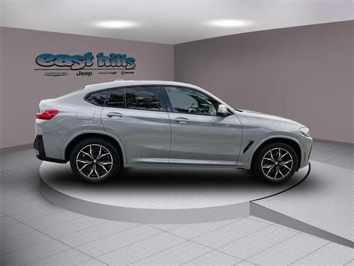 2023 BMW X4 xDrive30i