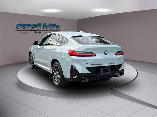2023 BMW X4 xDrive30i