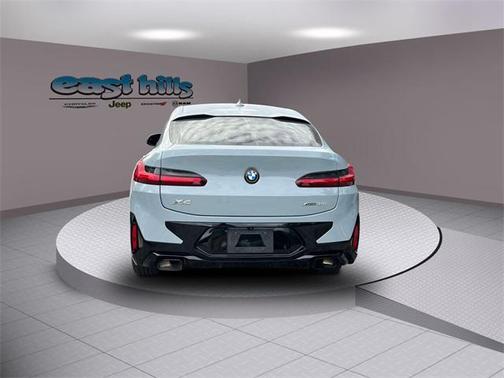 2023 BMW X4 xDrive30i