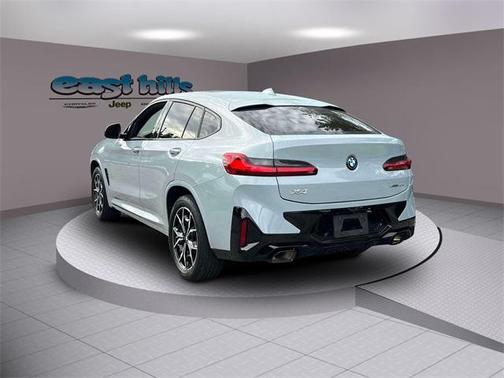 2023 BMW X4 xDrive30i