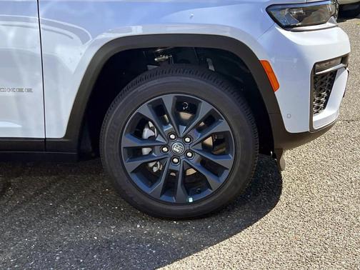 Bright White 2026 Jeep Grand Cherokee 85th Anniversary Edition 4x4