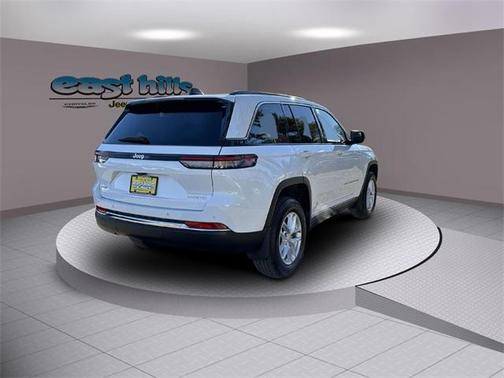 2024 Jeep Grand Cherokee Laredo X
